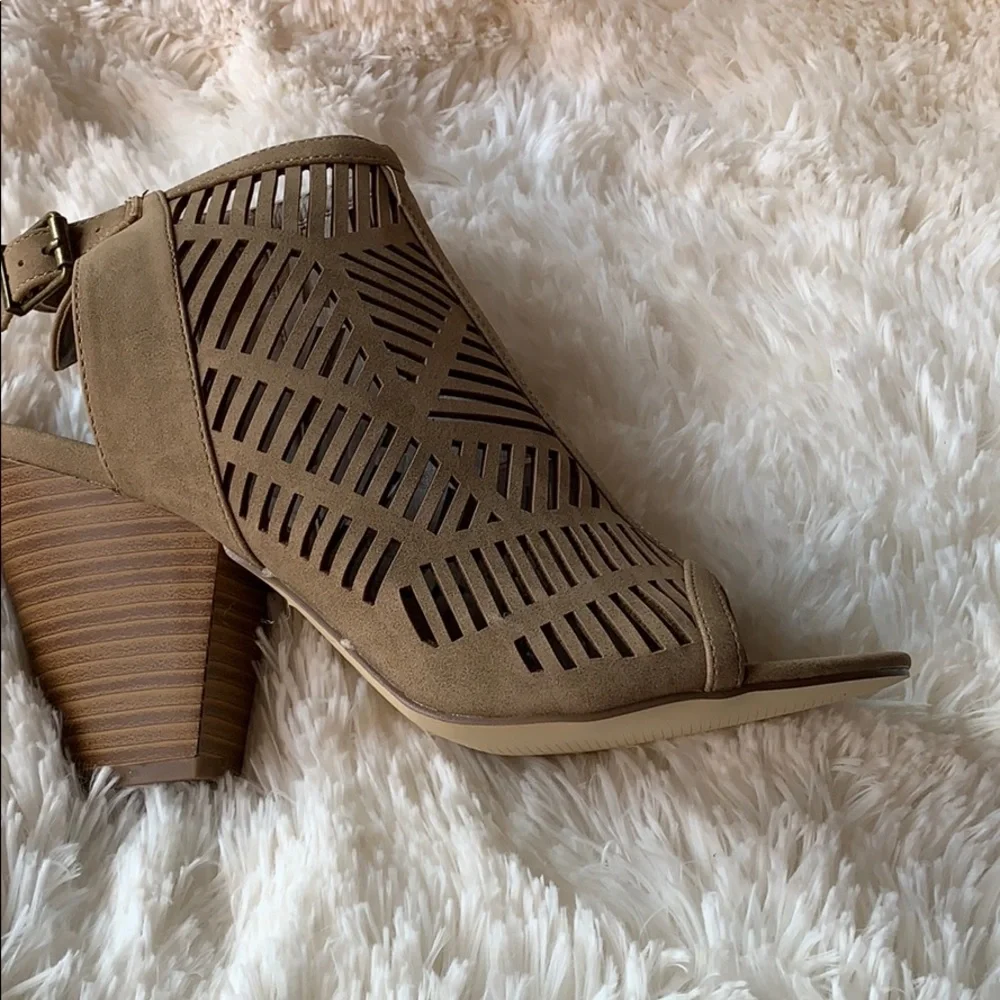Justfab coral‎ dress heeled sandals taupe color 9.5